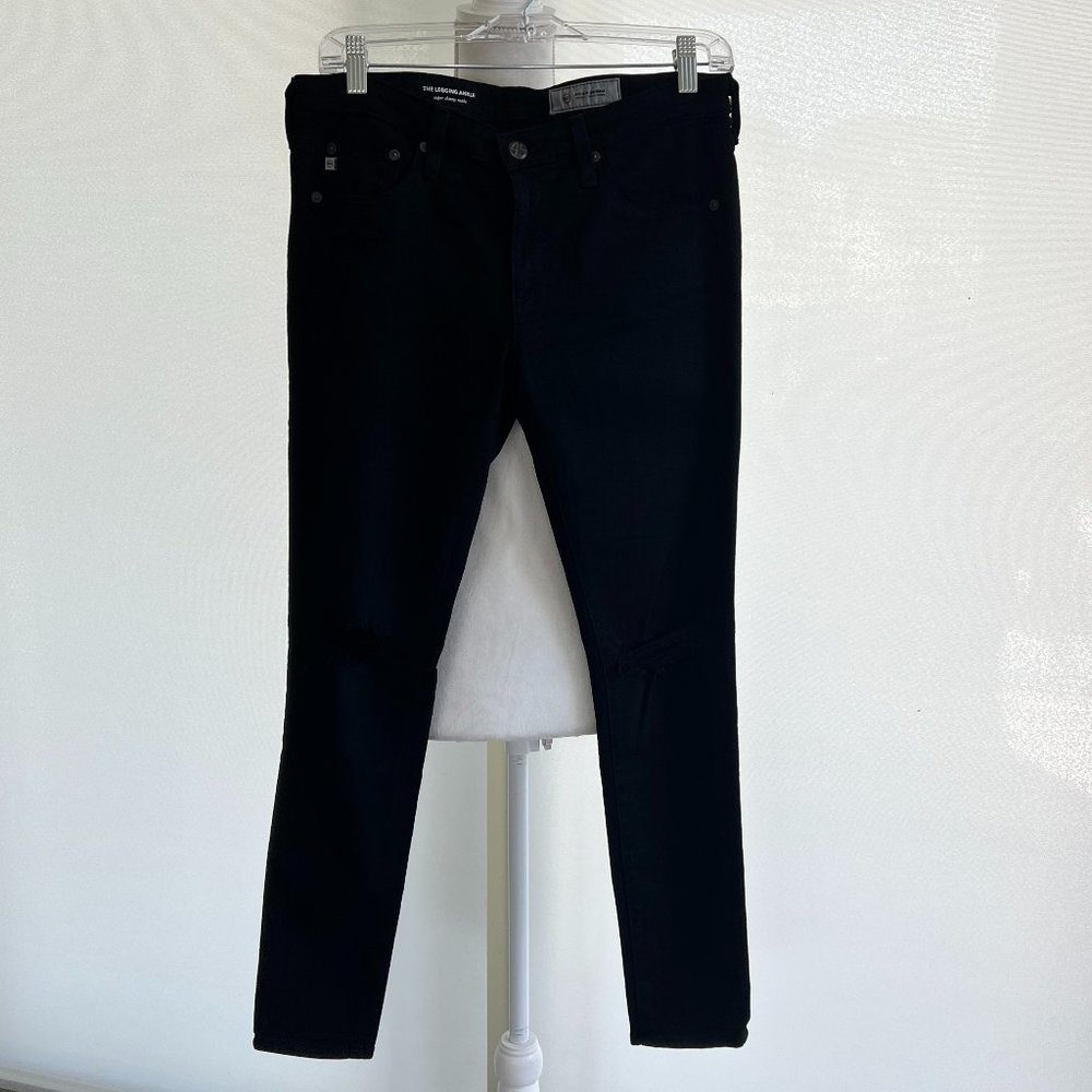 Good condition AG 'The Legging Ankle'-ripped knees